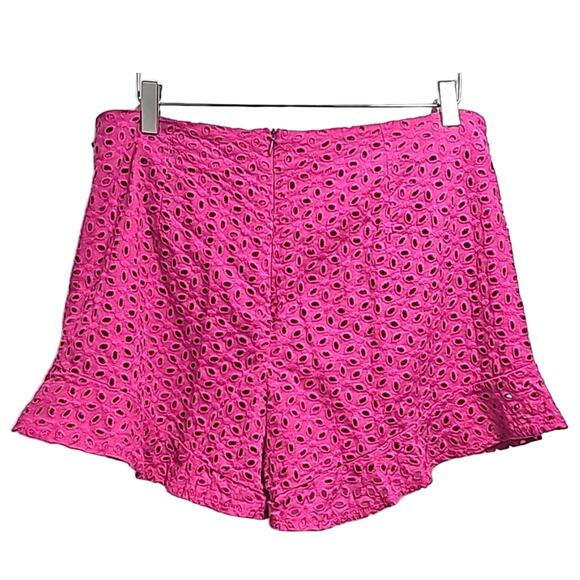 VOGE Boutique Womens Eyelet Fushsia Lined Shorts Ruffled Hem Back Zip Sz L (NWT) - Picture 2 of 10